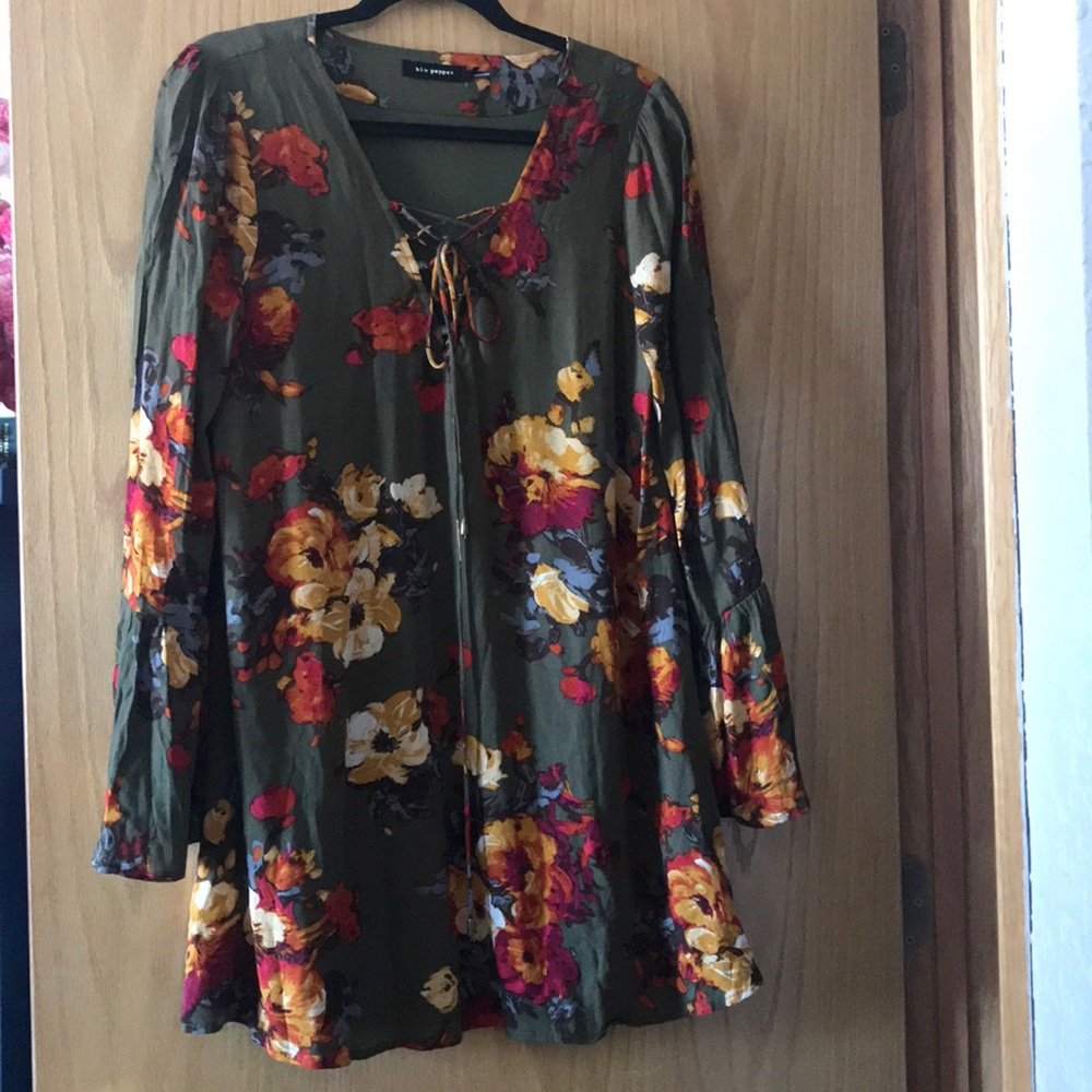 ⭐️ Blu Pepper green floral dress